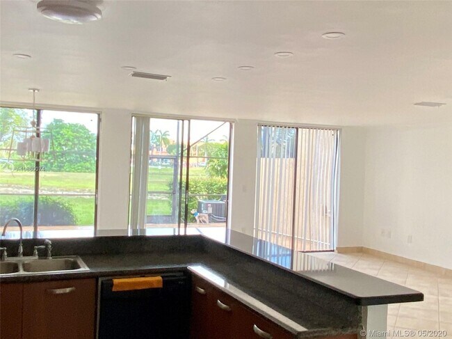 Foto del edificio - 9709 Costa Del Sol Blvd