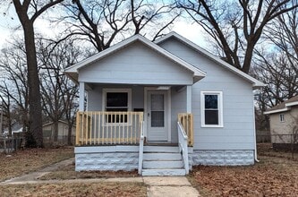 Building Photo - 2513 Howden St