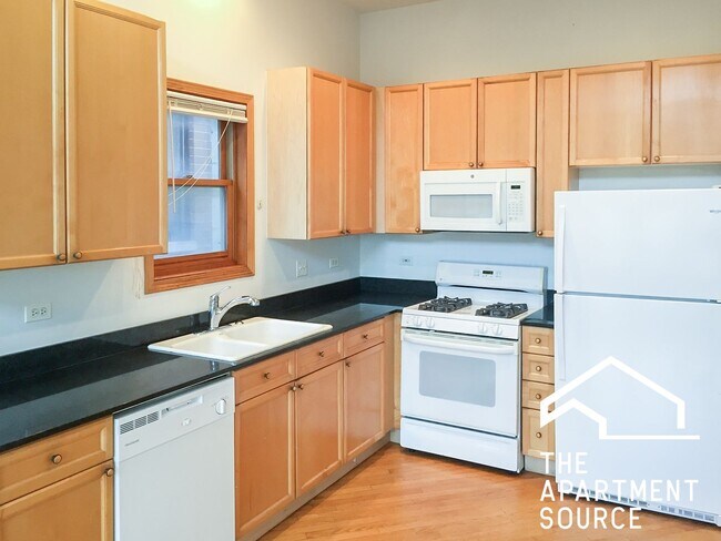 Building Photo - 1326 W Diversey Pkwy