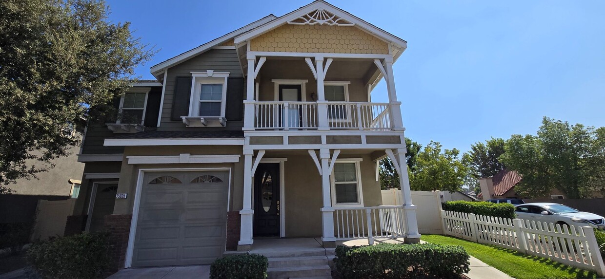 Primary Photo - Loma Linda 4 Bedroom Located in Mission La...