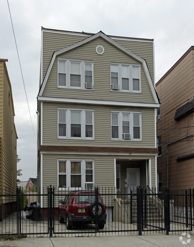 Building Photo - 309 Old Bergen Rd