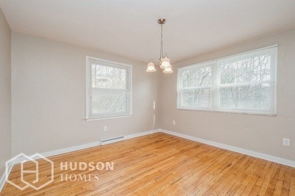 Foto del edificio - AVAILABLE NOW - 4371 Kilbert Drive, Alliso...