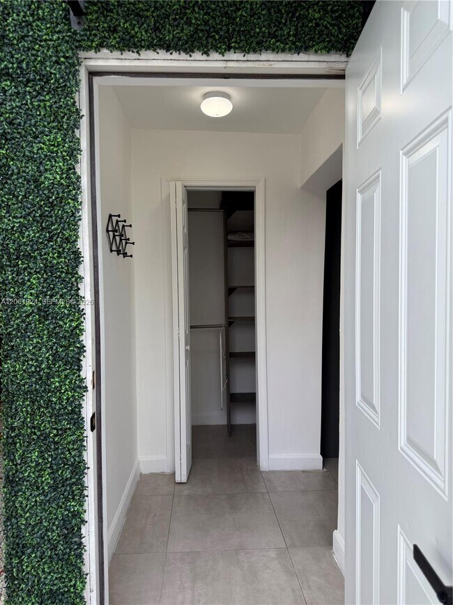 Foto del edificio - 2230 NW 6th St