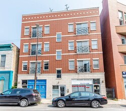 Building Photo - 2312 W North Ave