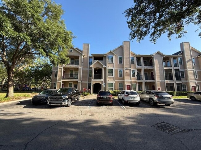 Building Photo - 2015 Erving Cir