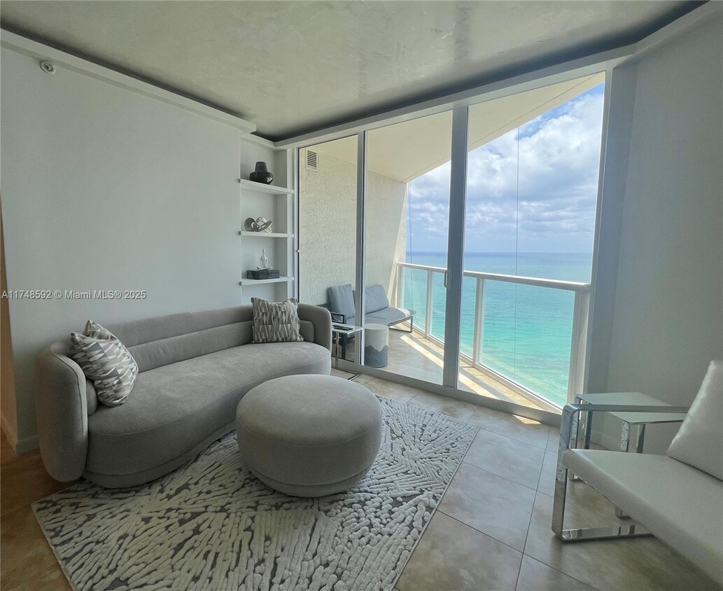 Primary Photo - 16699 Collins Ave