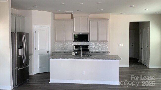 Foto del edificio - 11925 Silverheel Ln