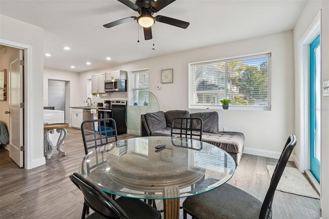 Building Photo - 1006 E 26th Ave