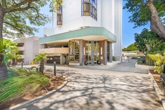 Building Photo - 2040 Nuuanu Ave