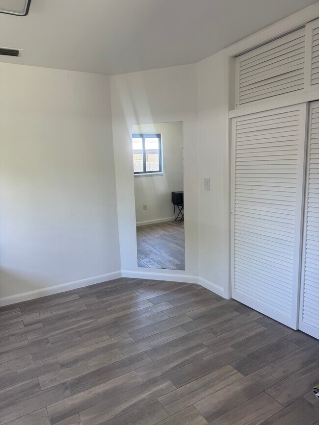 Foto del edificio - 11229 SW 6th St