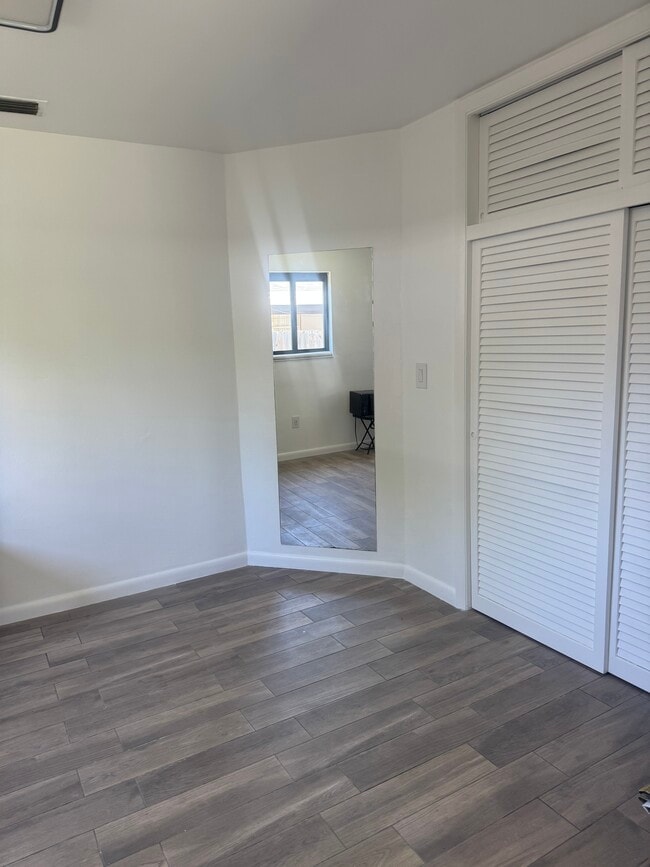 Foto del edificio - 11229 SW 6th St