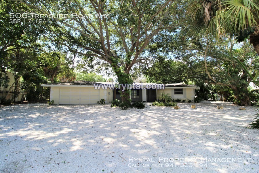 Primary Photo - 506 Treasure Boat Way