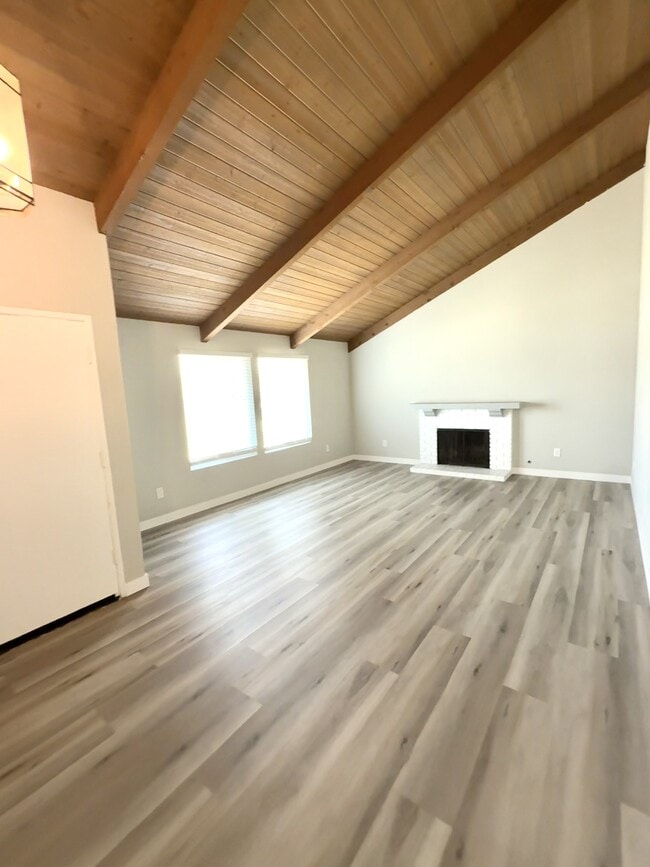 Building Photo - 2382 Carlsbad Cir