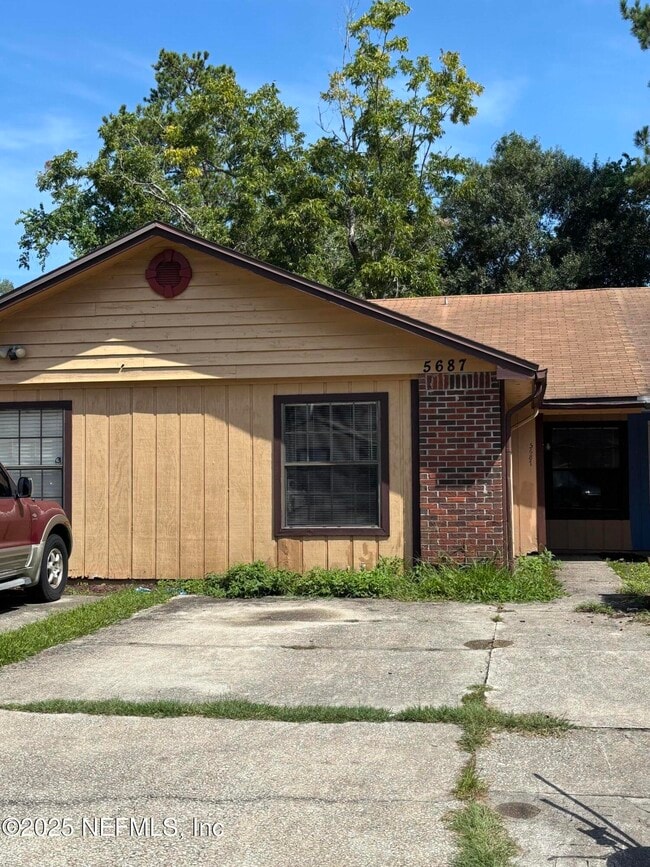 Building Photo - 5687 Bennington Dr