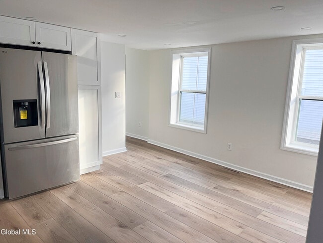 Building Photo - 34 Center St