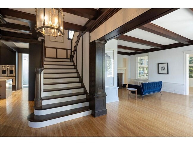 Foto del edificio - 2700 W Lake of the Isles Pkwy