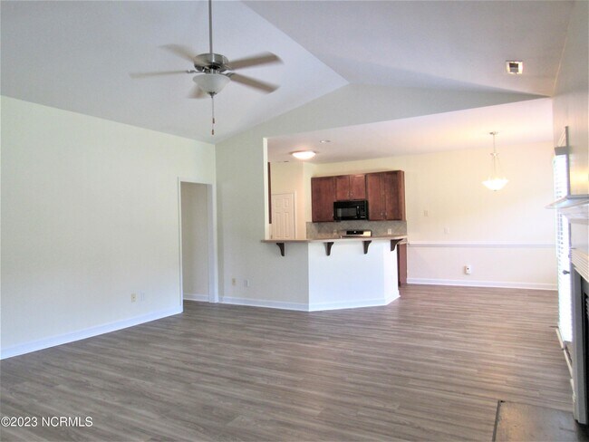 Building Photo - 229 Silver Hills Dr