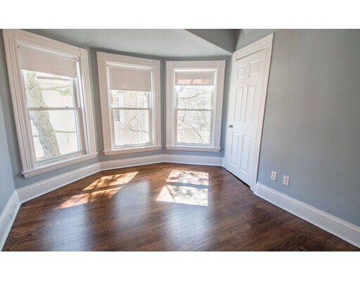 Building Photo - 349 Linwood Ave
