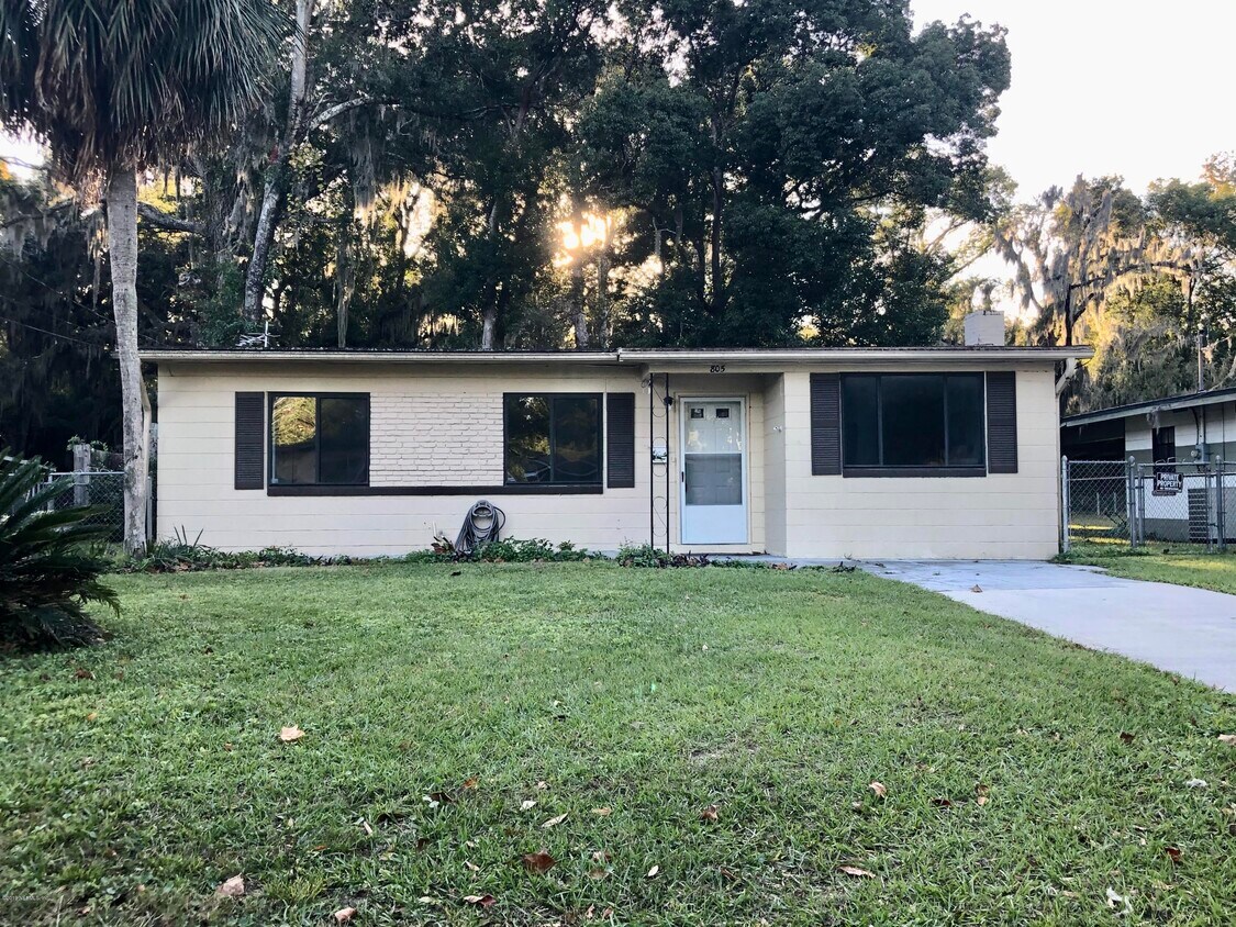 Primary Photo - 805 Cypress Ave