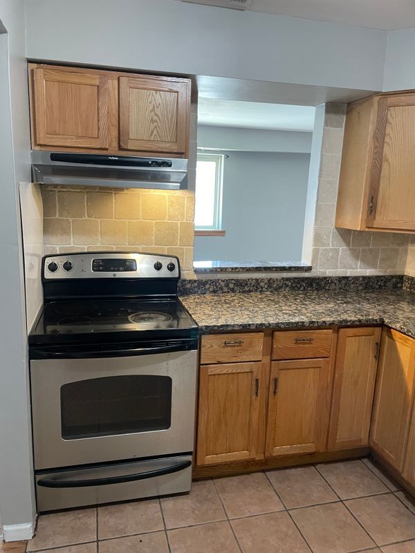 Foto del edificio - 650 Perrie Dr