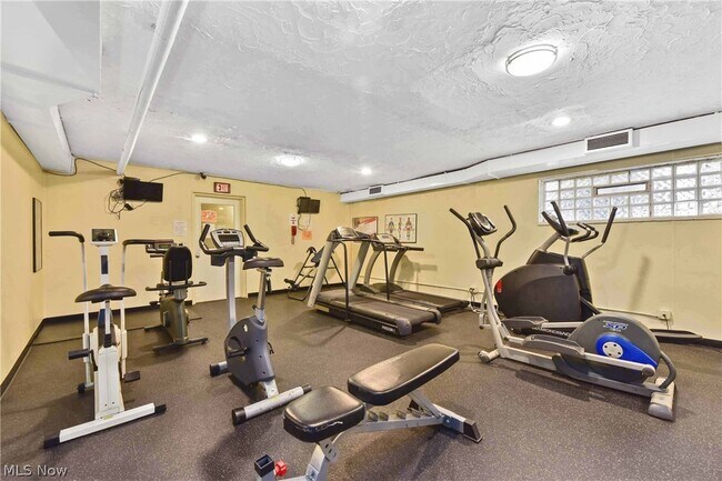 Foto del edificio - 11850 Edgewater Dr
