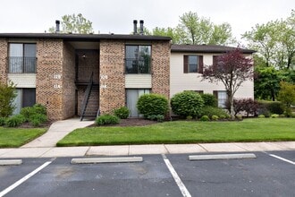 Building Photo - 10-B SUMAC CT
