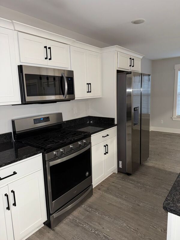 Building Photo - 4448 Venice Way