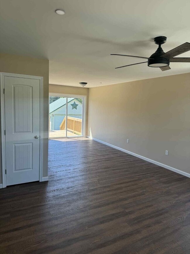 Building Photo - Brand New House Close to the Bay!