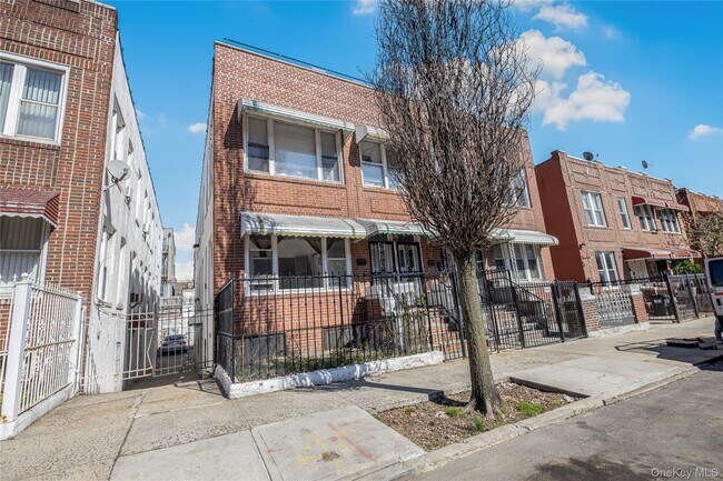 Building Photo - 1260 Evergreen Ave
