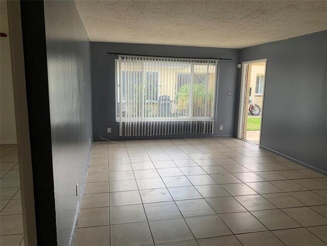 Foto del edificio - 2760 NW 58th Terrace