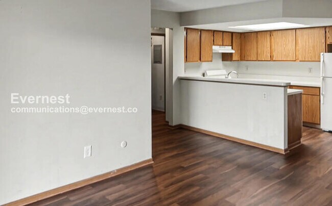 Foto del edificio - 5300 Darlington Rd