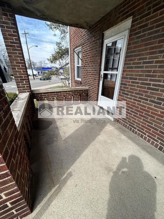 Photo - 2214 Memorial Parkway Apartment
