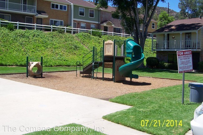 Building Photo - 7887 Rancho Fanita Dr