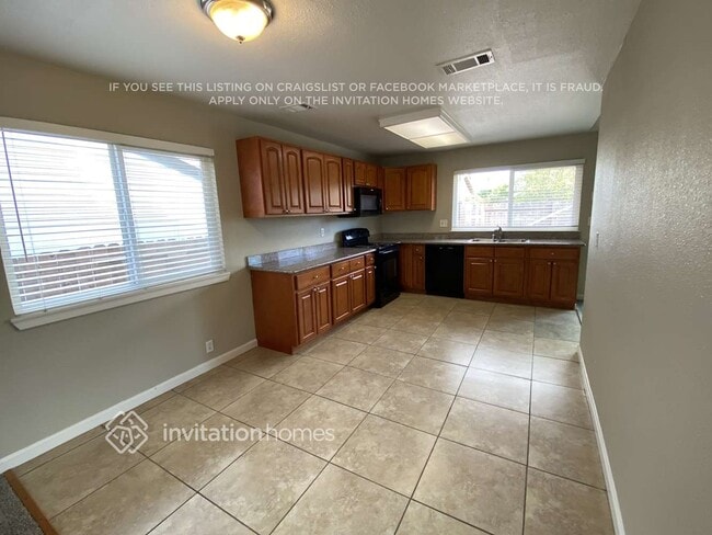 Building Photo - 513 Hummingbird Way