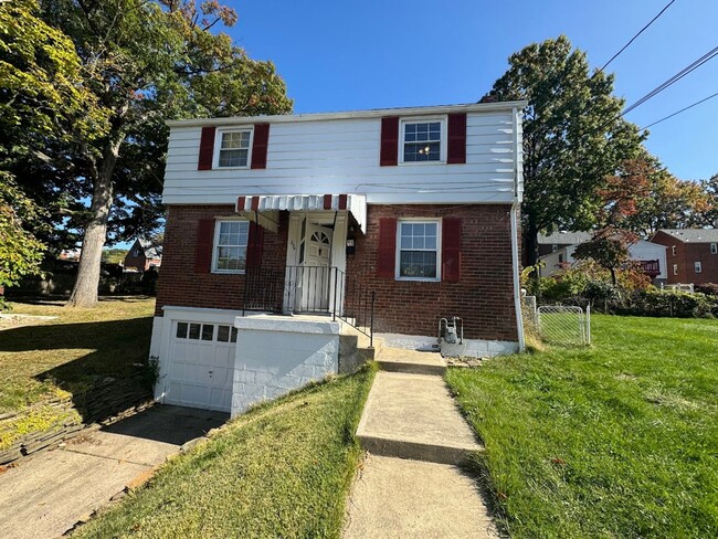 Completely Updated, Open , Quiet House in Oakmont! - Completely Updated, Open , Quiet House in Oakmont!