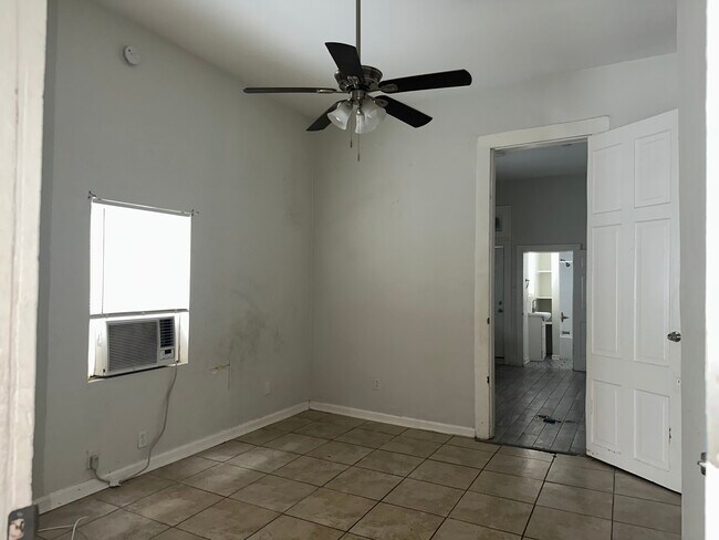 Building Photo - 2313 Dabadie St