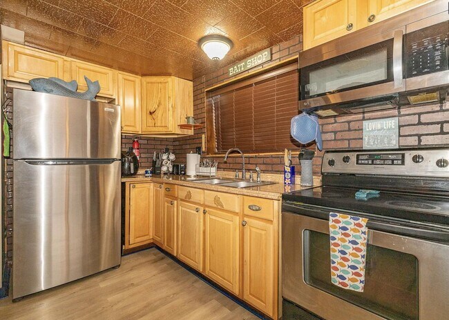 Foto del edificio - 2555 Melvin Rd