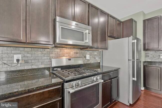 Building Photo - 59 Steeplechase Dr