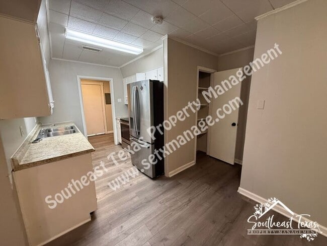 Building Photo - 445 N 18th St