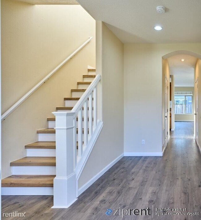 Building Photo - 3 br, 2.5 bath House - 21481 SW Fallow Ter...