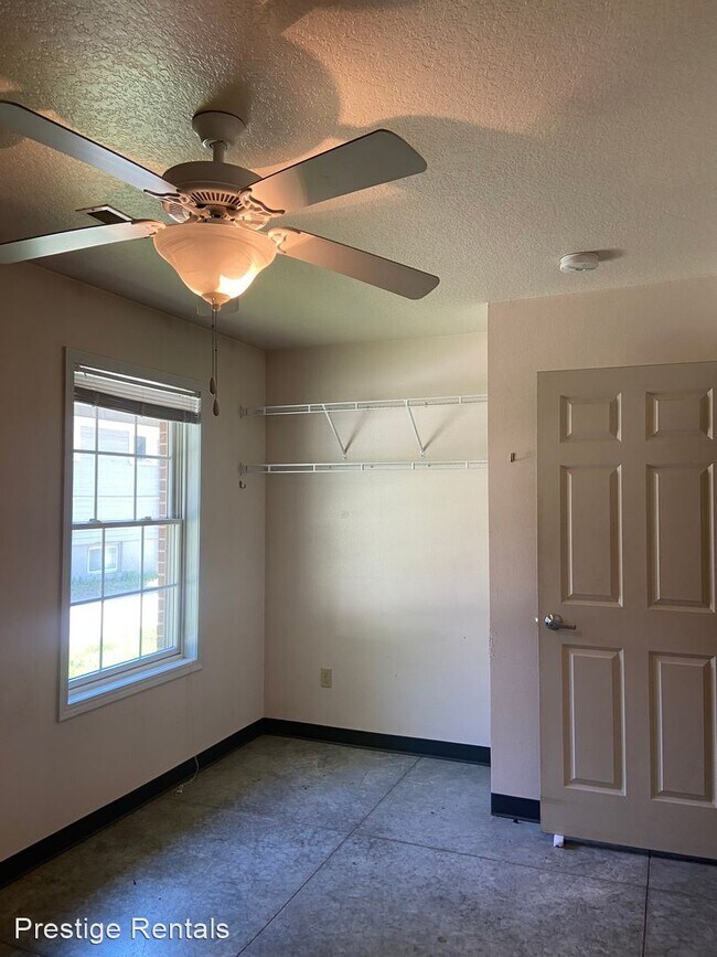 Building Photo - 3 br, 1 bath House - 254 Campus Ave