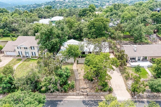 Building Photo - 6502 Sumac Dr