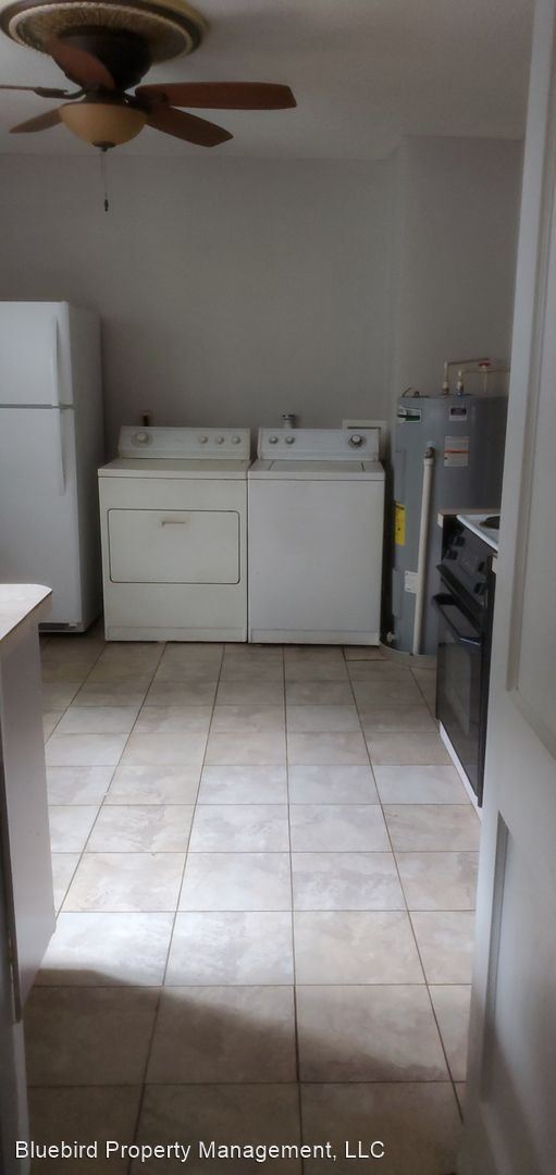 Foto del edificio - 3 br, 2 bath House - 1033 B Avenue