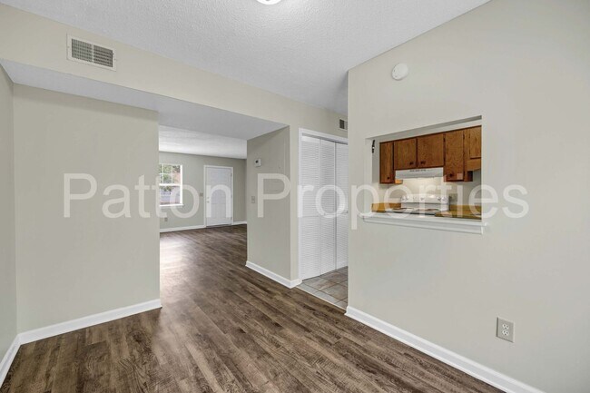 Foto del edificio - 9-10 Ashleys Place - Outside CoC - R19205-...