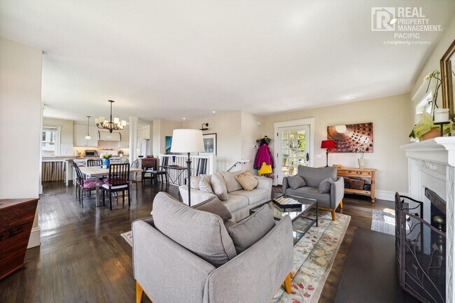 Building Photo - Elegant 4 Bedroom in Thousand Oaks