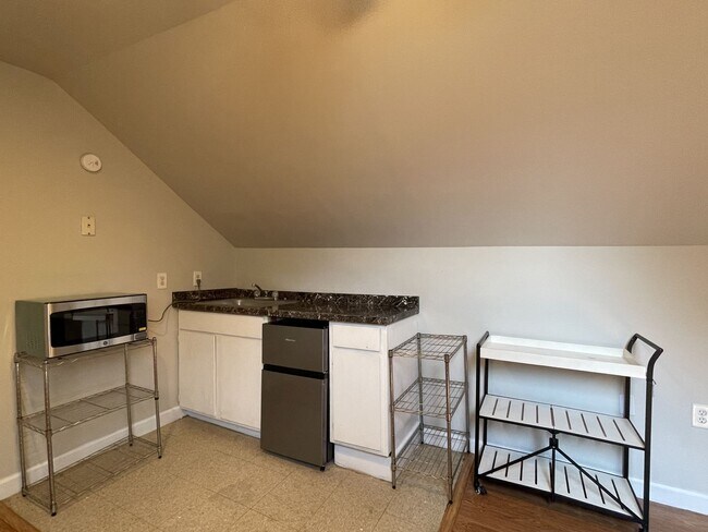 Foto del edificio - Downtown Studio with Utilities Included!
