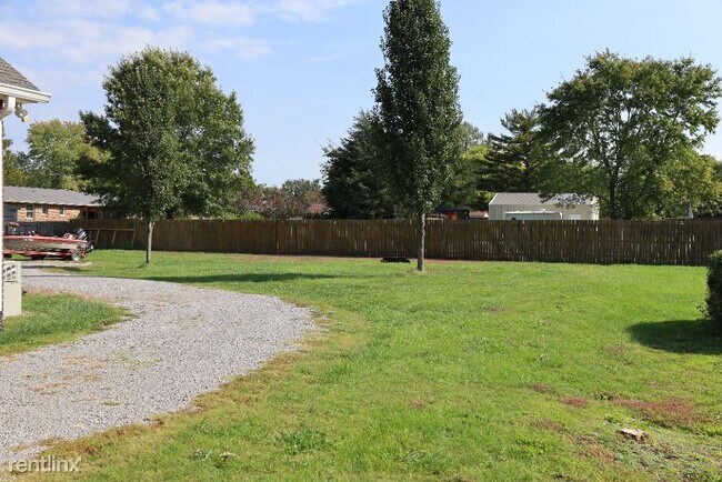 Building Photo - 3 br, 2 bath House - 305 Maple Hill Rd.