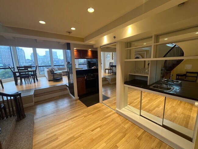 Building Photo - No Brokers Fee Penthouse in Back Bay.