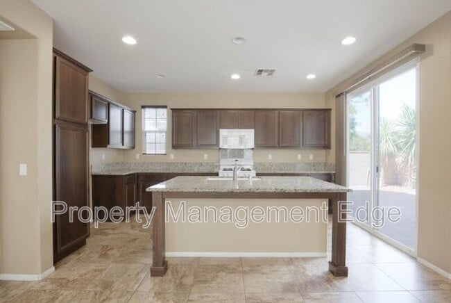 Building Photo - 45830 Daviana Way