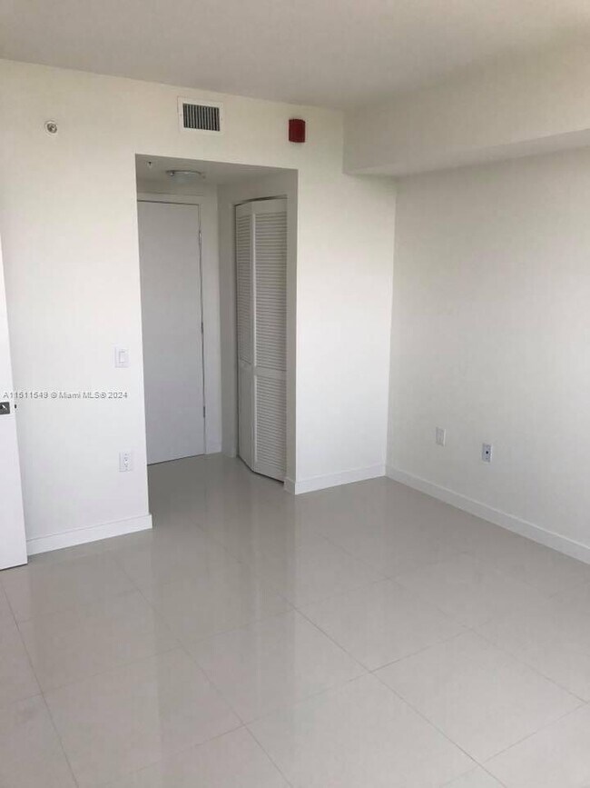 Building Photo - 7661 NW 107th Ave
